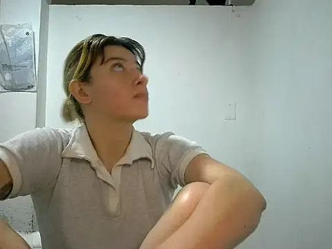 Snapshot of Mia_foster1 chatting on May 21, 2026, 2:09 am Mia foster1 online show from May 21, 2026, 2:09 am