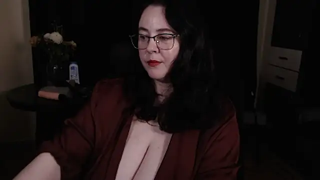 Snapshot of poshmistress chatting on November 7, 2025, 3:00 am poshmistress online show from November 7, 2025, 3:00 am