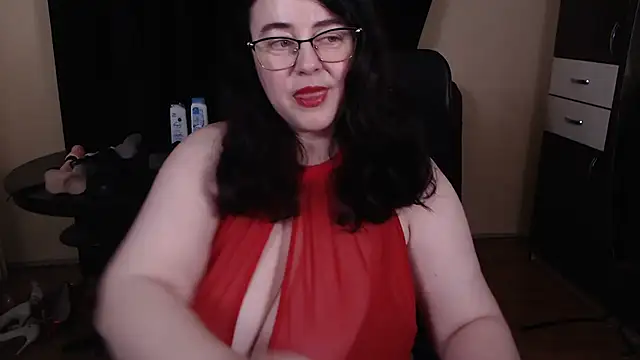 Snapshot of poshmistress chatting on December 2, 2025, 6:48 am poshmistress online show from December 2, 2025, 6:48 am