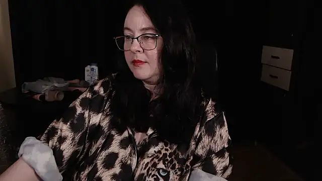 Snapshot of poshmistress chatting on November 20, 2025, 2:01 am poshmistress online show from November 20, 2025, 2:01 am