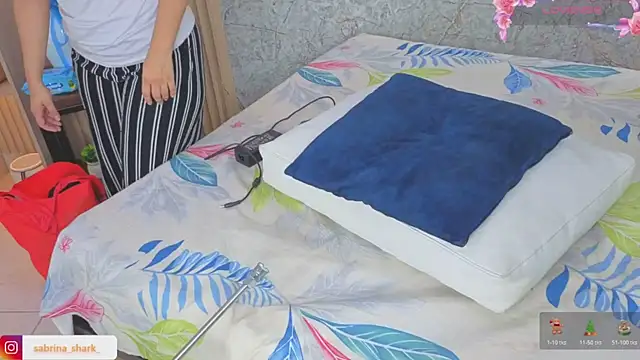 Snapshot of sabrina_shark_ chatting on December 19, 2025, 1:42 am sabrina shark online show from December 19, 2025, 1:42 am