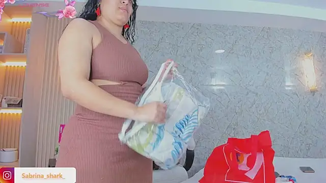 Snapshot of sabrina_shark_ chatting on October 24, 2025, 2:54 am sabrina shark online show from October 24, 2025, 2:54 am