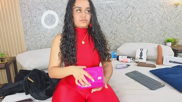 Snapshot of sabrina_shark_ chatting on January 12, 2026, 2:29 am sabrina shark online show from January 12, 2026, 2:29 am