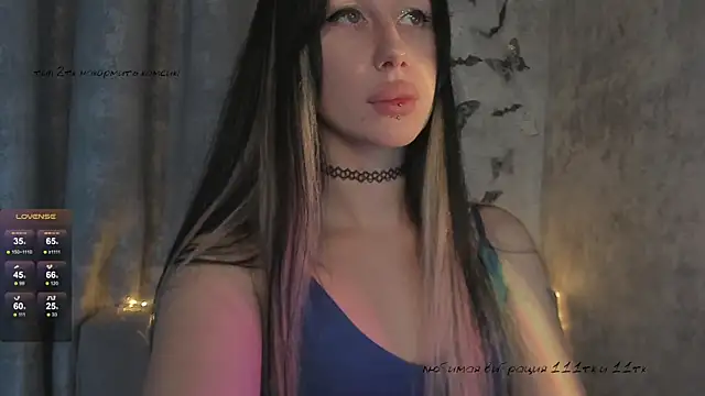 Snapshot of elena_addiction chatting on October 28, 2025, 1:54 pm elena addiction online show from October 28, 2025, 1:54 pm