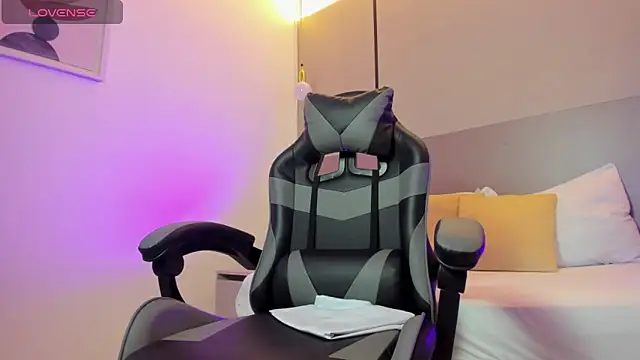 ayla13  online show from March 18, 2026, 7:26 pm