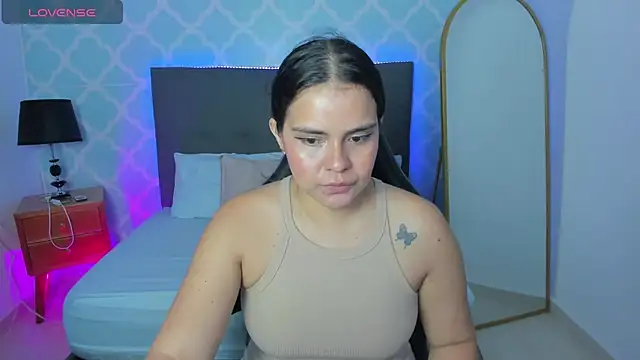 ayla13  online show from January 8, 2026, 7:20 pm