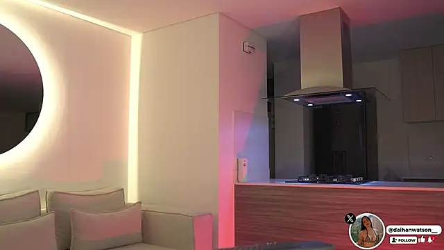 Daihanwatson  online show from April 9, 2026, 4:03 am