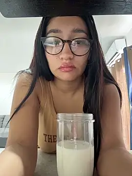 Snapshot of Sexyedith09 chatting on May 14, 2026, 5:43 pm Sexyedith09 online show from May 14, 2026, 5:43 pm