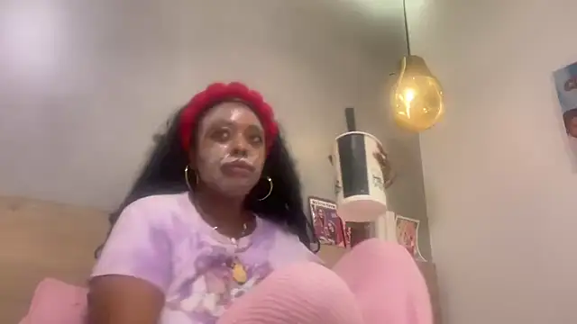 Snapshot of ChocolateCakeQueen chatting on April 25, 2026, 2:25 am ChocolateCakeQueen online show from April 25, 2026, 2:25 am