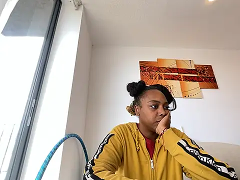 ChocolateCakeQueen online show from December 22, 2025, 7:58 pm