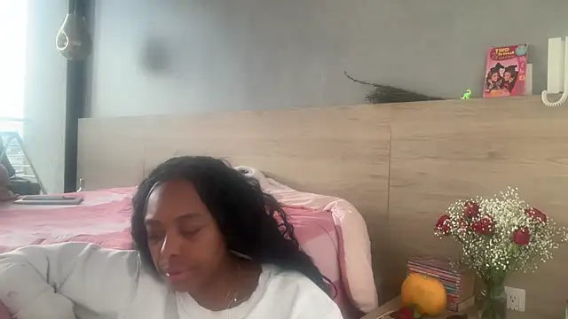 Snapshot of ChocolateCakeQueen chatting on April 17, 2026, 10:56 pm ChocolateCakeQueen online show from April 17, 2026, 10:56 pm