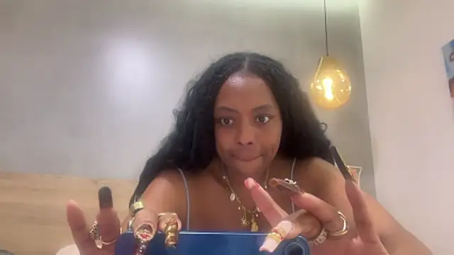 Snapshot of ChocolateCakeQueen chatting on May 3, 2026, 12:38 am ChocolateCakeQueen online show from May 3, 2026, 12:38 am
