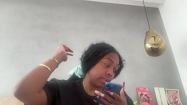 Snapshot of ChocolateCakeQueen chatting on April 21, 2026, 5:52 pm ChocolateCakeQueen online show from April 21, 2026, 5:52 pm