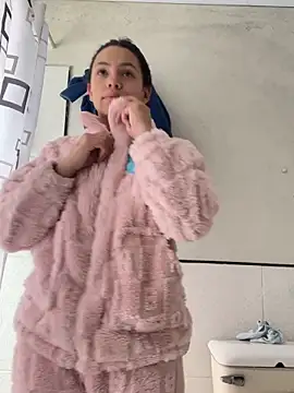 hannahb-e online show from March 15, 2026, 3:08 pm