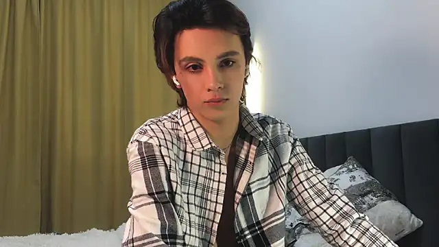 Snapshot of k0sta_ chatting on February 1, 2025, 12:29 am k0sta online show from February 1, 2025, 12:29 am