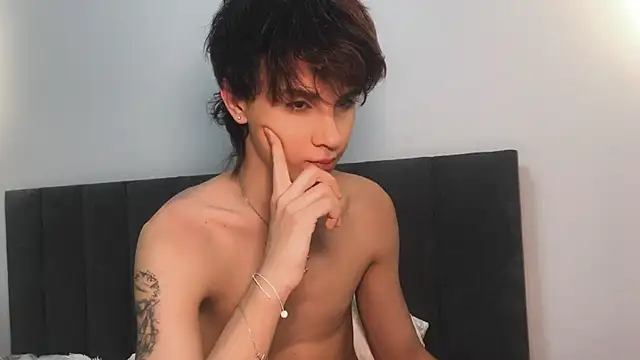 Snapshot of k0sta_ chatting on February 10, 2025, 5:03 am k0sta online show from February 10, 2025, 5:03 am