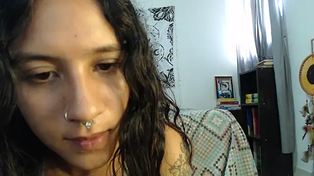 Snapshot of AlinaWoolf_ chatting on December 10, 2024, 4:49 pm AlinaWoolf  online show from December 10, 2024, 4:49 pm