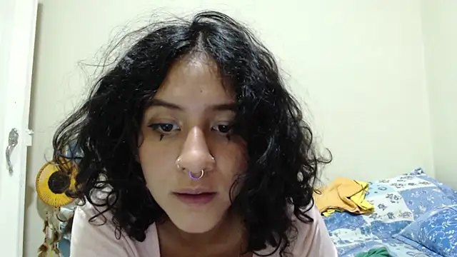 Snapshot of AlinaWoolf_ chatting on April 16, 2026, 6:14 am AlinaWoolf online show from April 16, 2026, 6:14 am