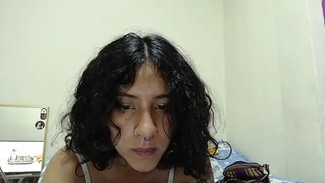 Snapshot of AlinaWoolf_ chatting on April 15, 2026, 7:25 am AlinaWoolf online show from April 15, 2026, 7:25 am