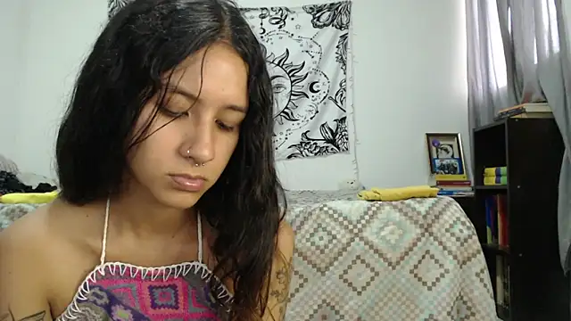 Snapshot of AlinaWoolf_ chatting on December 27, 2024, 10:16 pm AlinaWoolf  online show from December 27, 2024, 10:16 pm