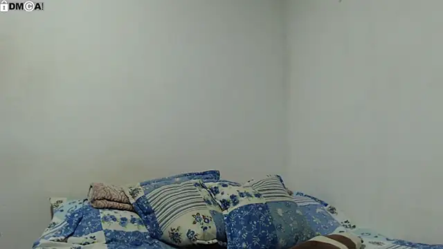 Snapshot of AlinaWoolf_ chatting on February 28, 2026, 12:21 am AlinaWoolf online show from February 28, 2026, 12:21 am