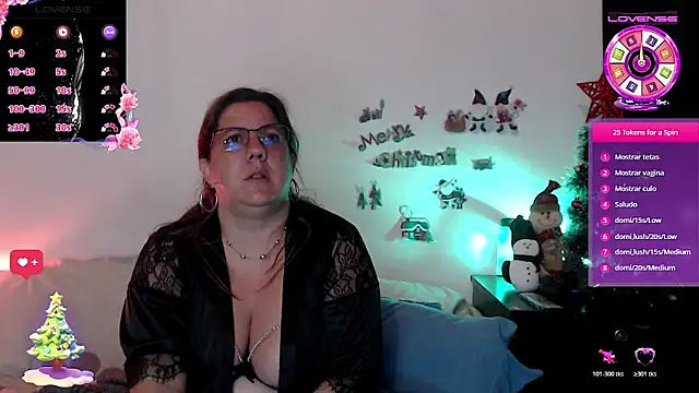 Snapshot of katie_joness_ chatting on November 19, 2025, 10:15 am katie joness online show from November 19, 2025, 10:15 am