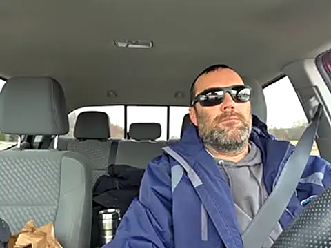 Snapshot of bakeyesmokems chatting on December 3, 2025, 6:29 pm bakeyesmokems online show from December 3, 2025, 6:29 pm