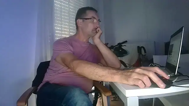 francky-libertin online show from April 15, 2026, 6:01 pm