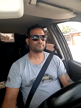 hecwil8 online show from November 19, 2025, 12:05 pm