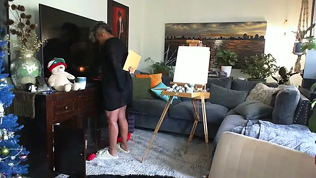 Snapshot of CeceilaMoon chatting on December 15, 2025, 3:18 pm CeceilaMoon online show from December 15, 2025, 3:18 pm