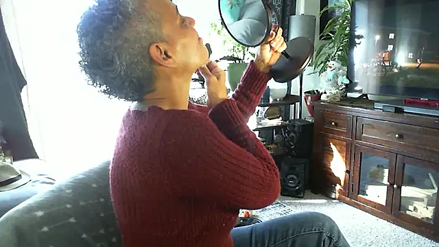 Snapshot of CeceilaMoon chatting on January 7, 2026, 5:51 pm CeceilaMoon online show from January 7, 2026, 5:51 pm