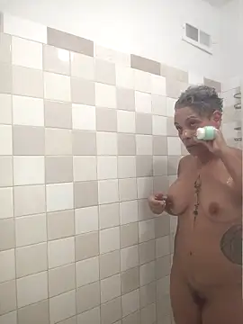 Snapshot of CeceilaMoon chatting on February 3, 2026, 4:56 pm CeceilaMoon online show from February 3, 2026, 4:56 pm