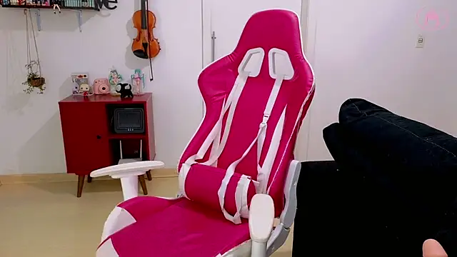 AuroraKatsy online show from March 20, 2025, 1:02 am