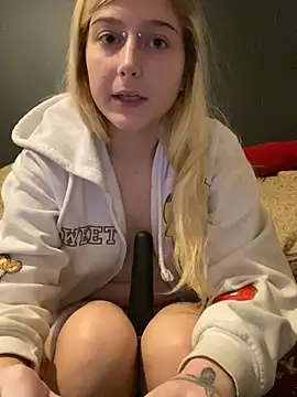 Snapshot of AndreaFoxxx18 chatting on December 12, 2024, 12:27 am AndreaFoxxx18 online show from December 12, 2024, 12:27 am