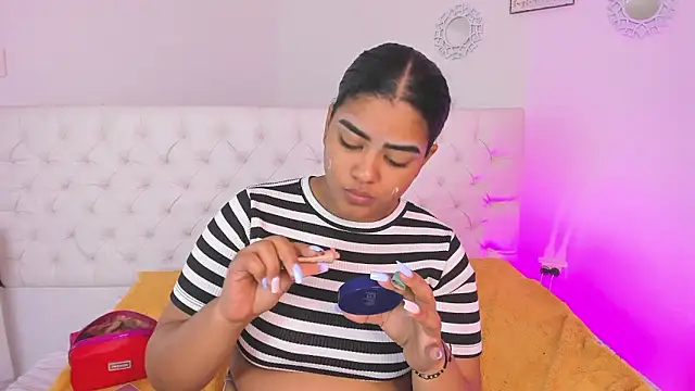 sharlot evans  online show from January 13, 2026, 12:31 pm