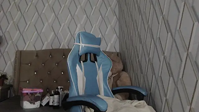 Snapshot of NicolleTaylor chatting on March 19, 2025, 4:03 am NicolleTaylor online show from March 19, 2025, 4:03 am