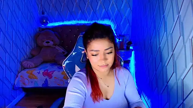 Snapshot of NicolleTaylor chatting on December 1, 2025, 4:13 am NicolleTaylor online show from December 1, 2025, 4:13 am