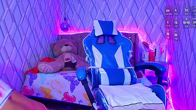 Snapshot of NicolleTaylor chatting on September 11, 2025, 3:39 am NicolleTaylor online show from September 11, 2025, 3:39 am