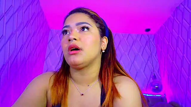 Snapshot of NicolleTaylor chatting on October 20, 2025, 3:41 am NicolleTaylor online show from October 20, 2025, 3:41 am