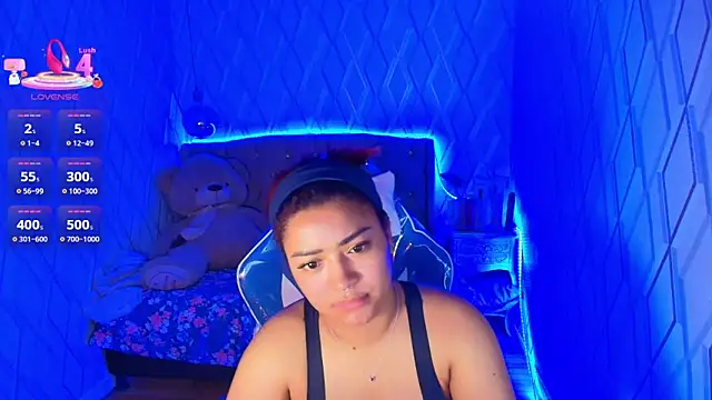 Snapshot of NicolleTaylor chatting on November 14, 2025, 3:32 am NicolleTaylor online show from November 14, 2025, 3:32 am