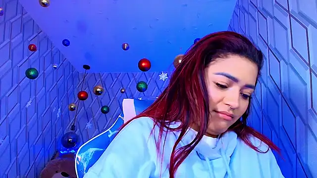 Snapshot of NicolleTaylor chatting on December 15, 2025, 4:07 am NicolleTaylor online show from December 15, 2025, 4:07 am