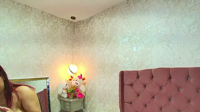 NicolleTaylor online show from January 17, 2026, 1:37 pm