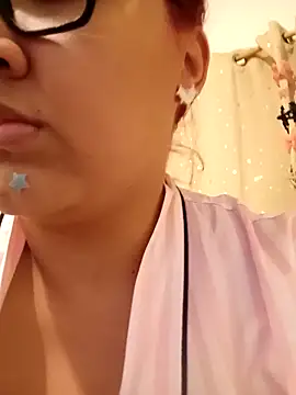 Snapshot of Isabella_Du chatting on May 7, 2026, 3:44 am Isabella Du online show from May 7, 2026, 3:44 am