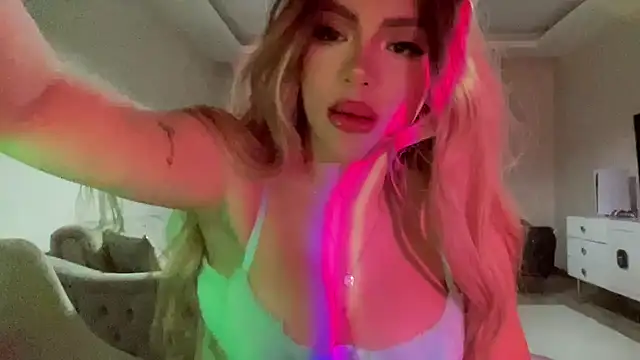 petitebeauty online show from April 22, 2026, 8:04 pm