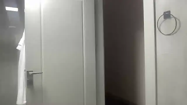 petitebeauty online show from January 17, 2026, 3:32 am