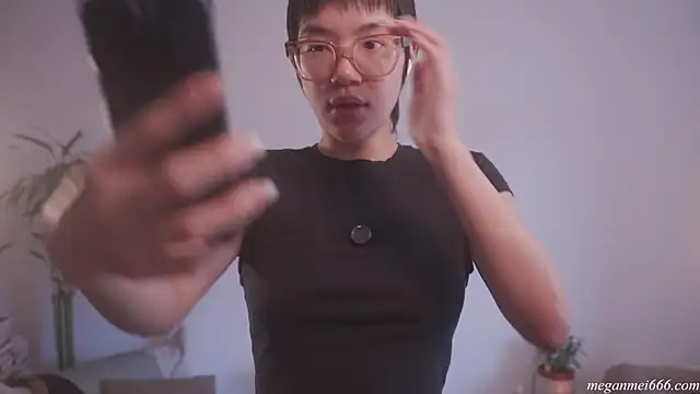 Snapshot of meganmei666 chatting on April 15, 2026, 6:01 pm meganmei666 online show from April 15, 2026, 6:01 pm