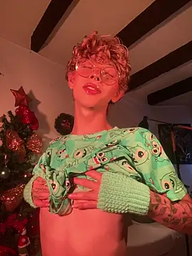 lyamthommpson online show from December 17, 2025, 8:14 pm