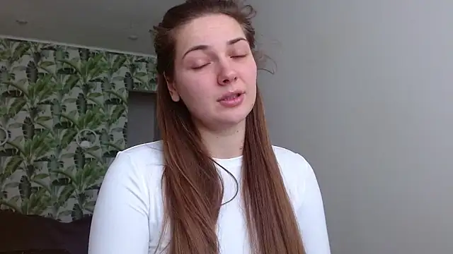 Snapshot of Olivia_shine chatting on February 15, 2026, 7:51 am Olivia shine online show from February 15, 2026, 7:51 am