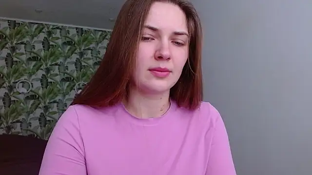 Snapshot of Olivia_shine chatting on February 25, 2026, 5:18 am Olivia shine online show from February 25, 2026, 5:18 am