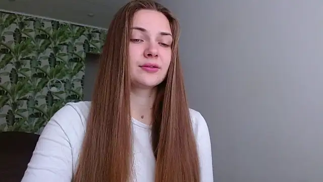 Snapshot of Olivia_shine chatting on November 11, 2025, 6:08 am Olivia shine online show from November 11, 2025, 6:08 am